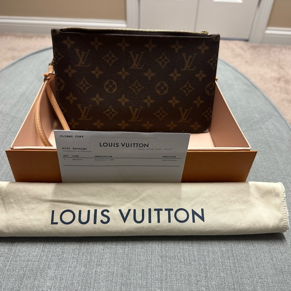 ❤️SOLD❤️Authentic Louis Vuitton Neverfull MM Pochette